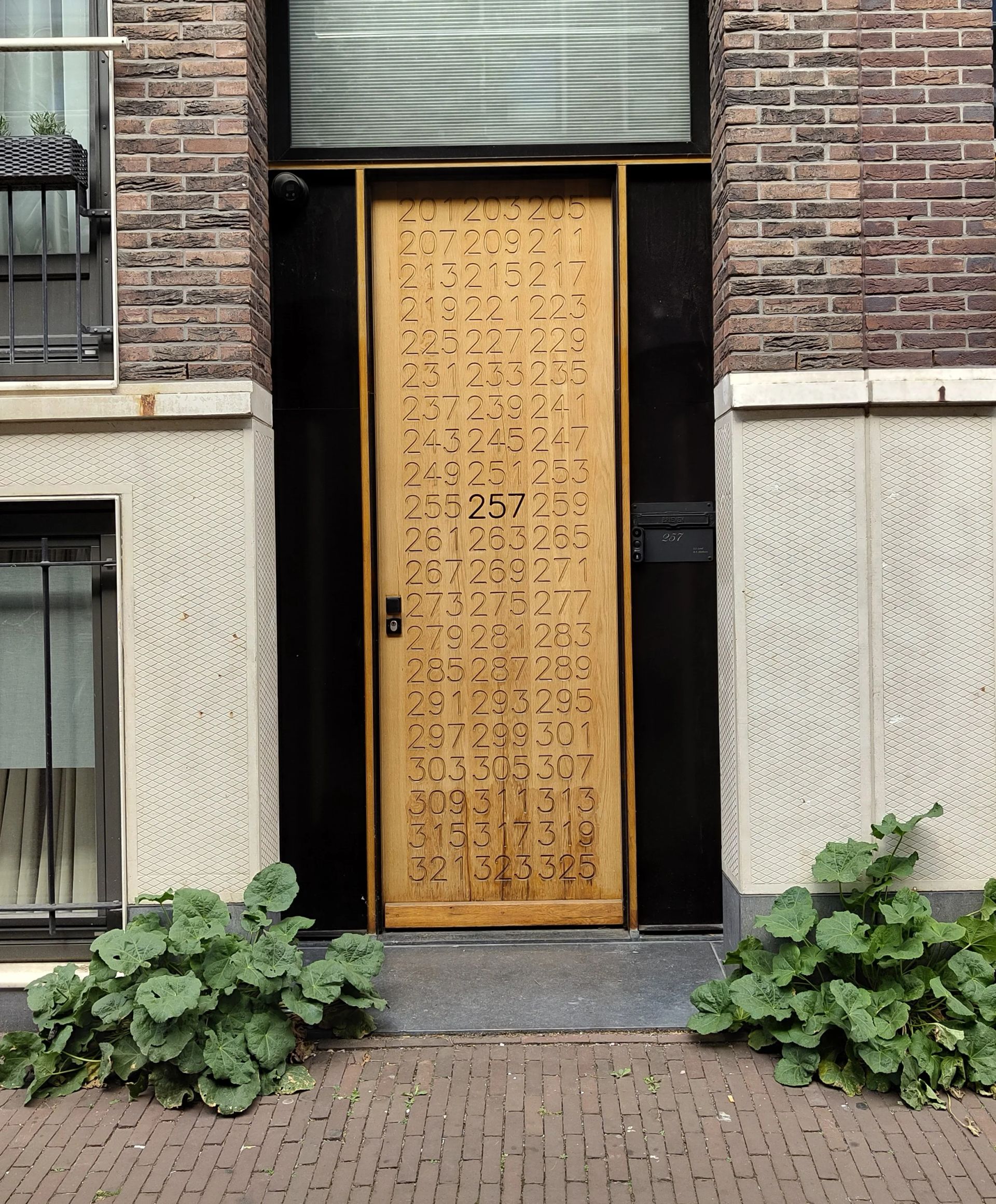 This is a travel blog so there has to be at least one picture of a nice door, right?